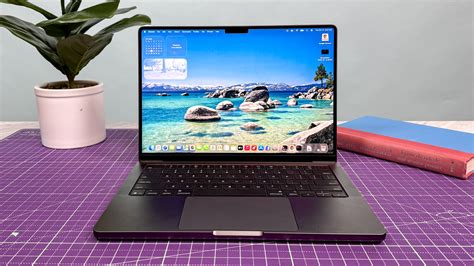 MacBook Pro 14 M5 laptop