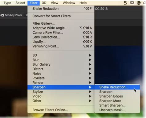 Screenshot of Photoshop Shake Reduction dialog showing blur traces and advanced options