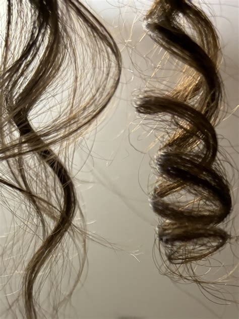 Close-up of a curly hair strand rendered with the staircase method