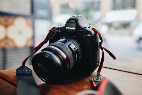Digital camera and photography equipment